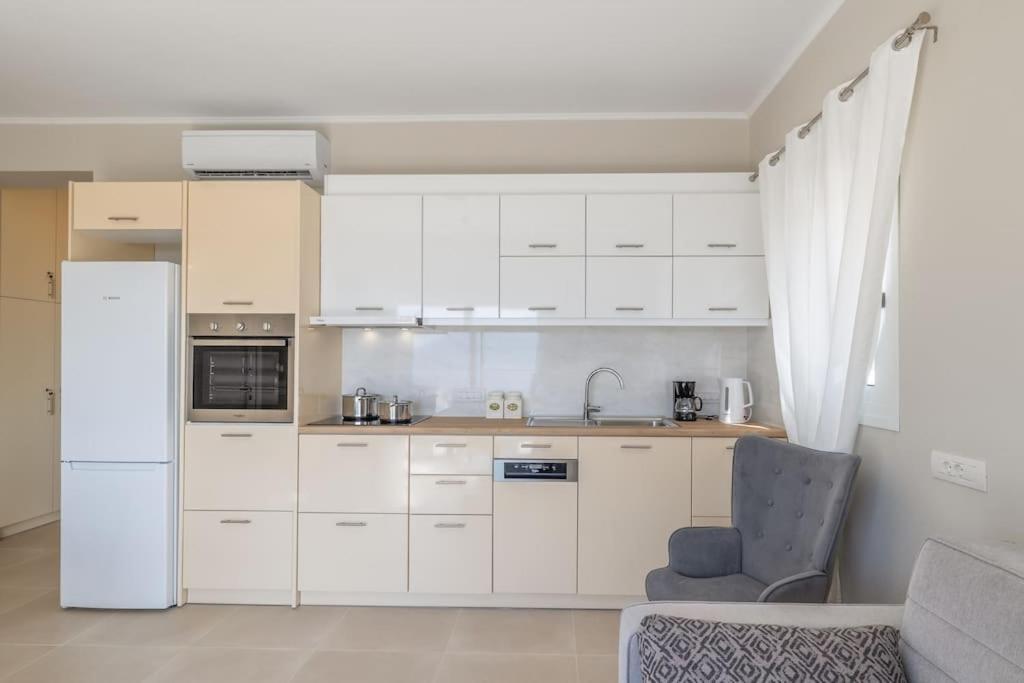 Maritina'S Apartments Amazing Sea View Agia Efimia Luaran gambar