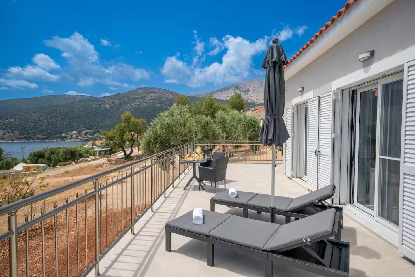 Maritina'S Apartments Amazing Sea View Agia Efimia Luaran gambar