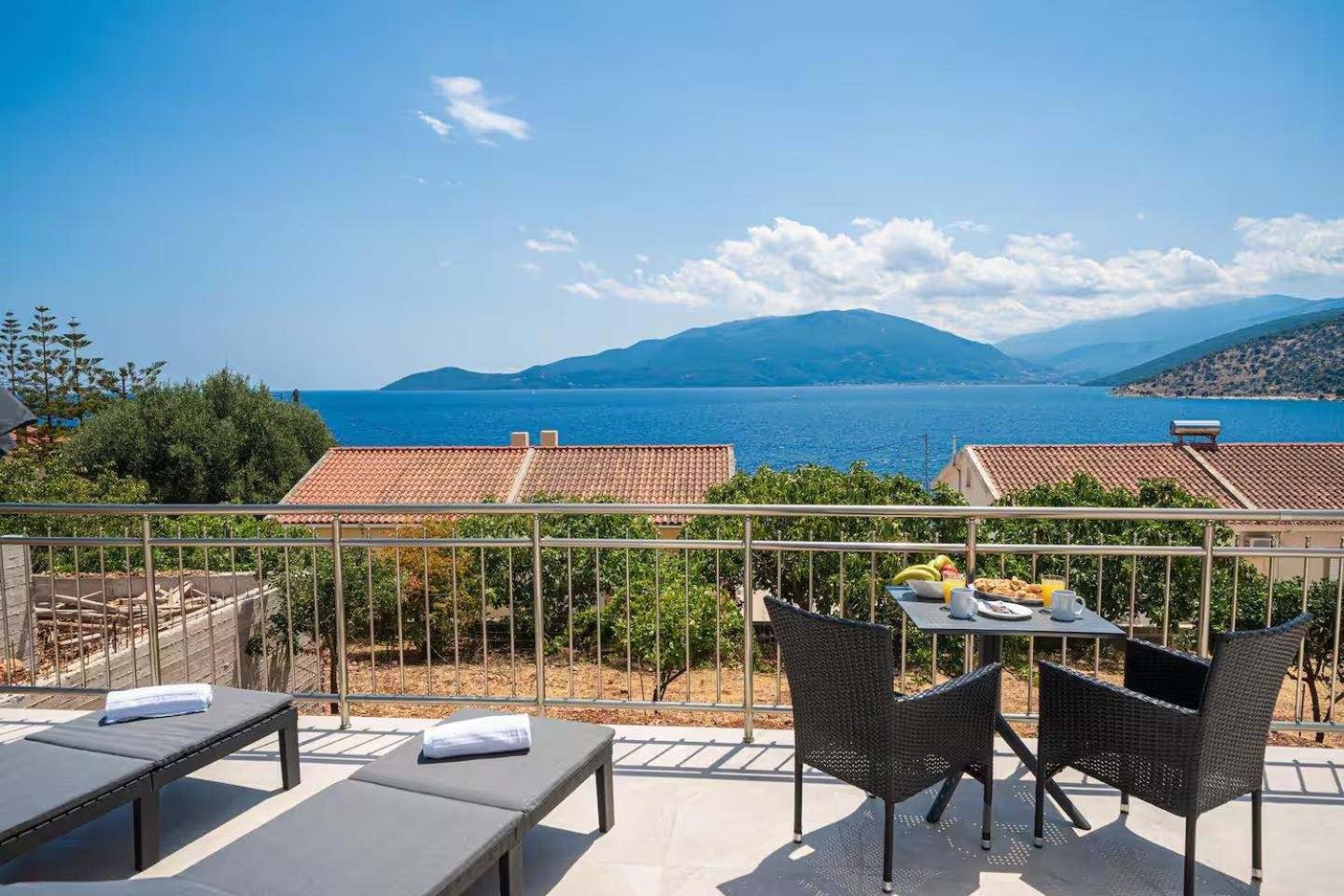 Maritina'S Apartments Amazing Sea View Agia Efimia Luaran gambar